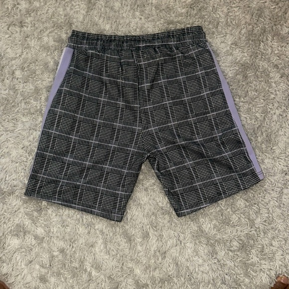 Boohoo Man Shorts - Picture 2 of 4